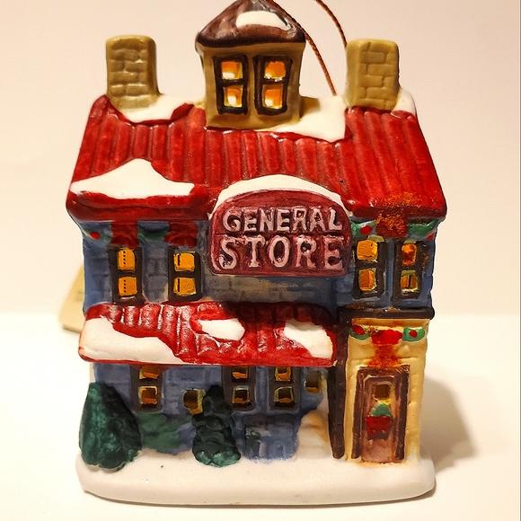 Vintage Mr. Christmas General Store Illuminated Musical Village Ornament - Picture 1 of 11